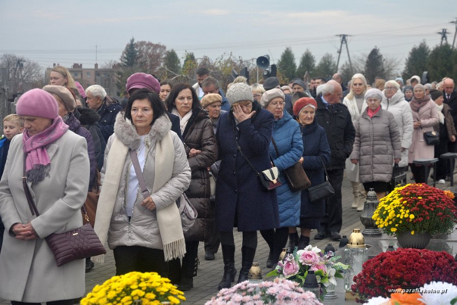 074 Procesja na nowym cmentarzu.jpg